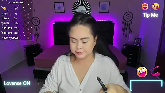 Snapshot of LolaVillalobos chatting on November 5, 1:55 pm LolaVillalobos online show from November 5, 1:55 pm