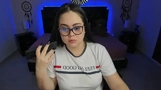 Snapshot of LolaVillalobos chatting on November 28, 12:19 pm LolaVillalobos online show from November 28, 12:19 pm