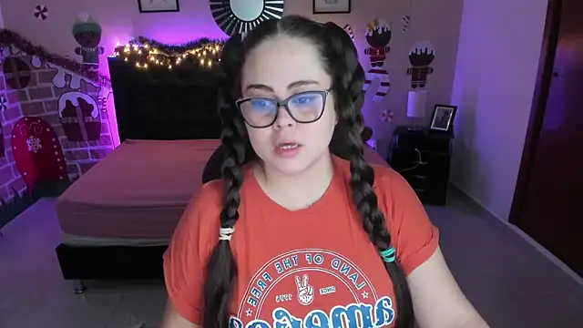 Snapshot of LolaVillalobos chatting on December 16, 11:48 am LolaVillalobos online show from December 16, 11:48 am