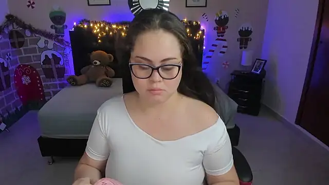 LolaVillalobos online show from January 8, 11:56 am