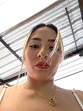 Snapshot of Natasanz chatting on May 6, 7:41 pm Natasanz online show from May 6, 7:41 pm