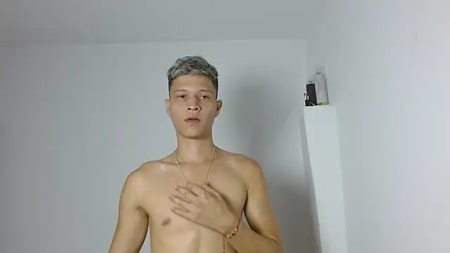 Twinkcock22 online show from May 20, 2:51 am