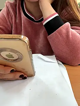 PhuongNhi21 online show from November 27, 8:05 am