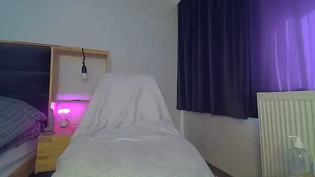 Melisss0404 online show from September 17, 9:33 am