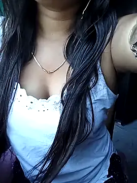 Snapshot of Desi_couple305 chatting on October 9, 1:47 am Desi couple305 online show from October 9, 1:47 am