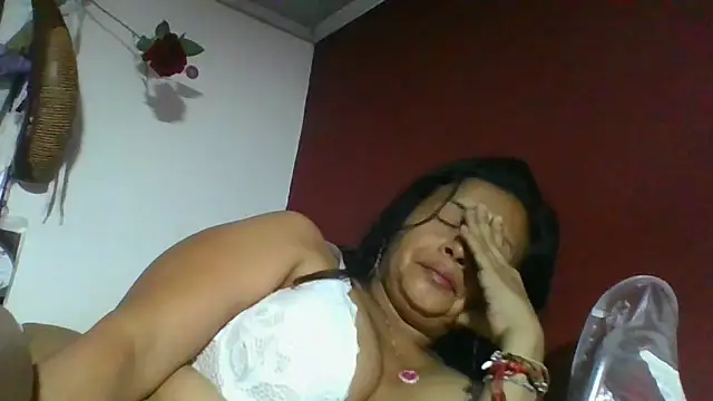 DianaOchoa  online show from May 15, 10:44 am