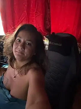 Snapshot of Vahine_tahiti987 chatting on March 25, 7:42 pm Vahine tahiti987 online show from March 25, 7:42 pm