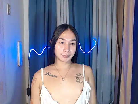 Snapshot of in_yourdreamstarxx chatting on November 14, 3:44 pm in yourdreamstarxx online show from November 14, 3:44 pm