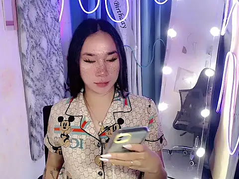 Snapshot of in_yourdreamstarxx chatting on December 21, 9:11 pm in yourdreamstarxx online show from December 21, 9:11 pm