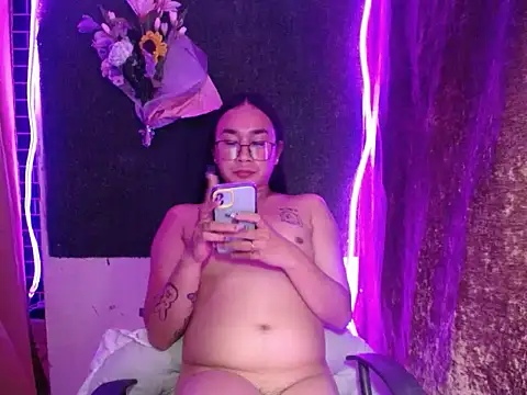 Snapshot of in_yourdreamstarxx chatting on January 5, 5:27 pm in yourdreamstarxx online show from January 5, 5:27 pm