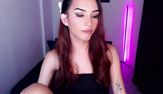 Alicegreenexx online show from May 22, 7:37 am