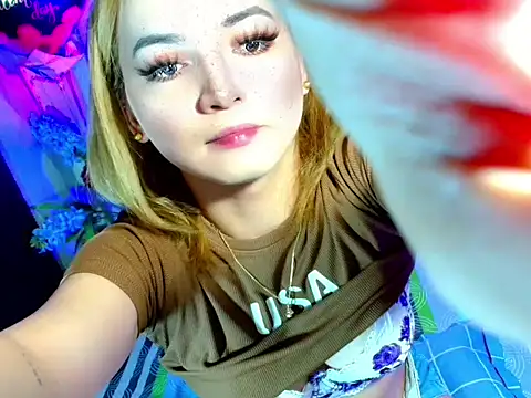 Snapshot of baby_kiraxx chatting on April 19, 4:06 pm baby kiraxx online show from April 19, 4:06 pm