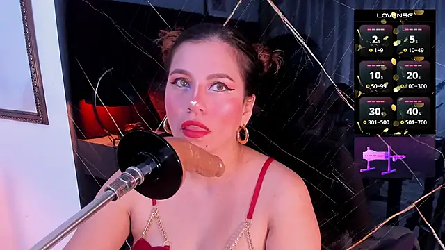 Snapshot of abby_blond_ chatting on October 31, 12:06 pm abby blond online show from October 31, 12:06 pm