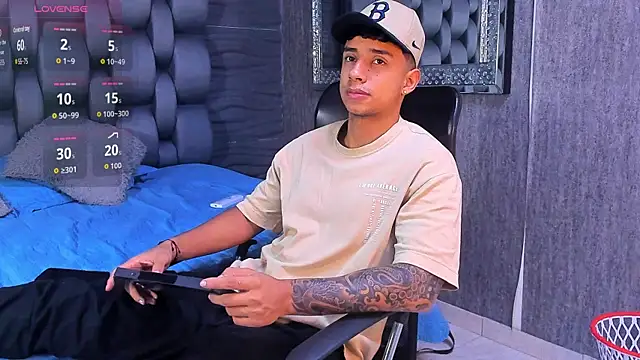 Snapshot of jaze_bradley chatting on October 1, 11:38 am jaze bradley online show from October 1, 11:38 am