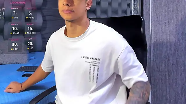 Snapshot of jaze_bradley chatting on October 6, 11:18 am jaze bradley online show from October 6, 11:18 am