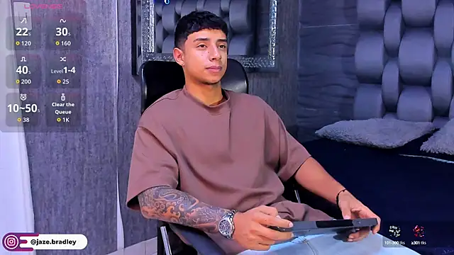 Snapshot of jaze_bradley chatting on October 7, 11:18 am jaze bradley online show from October 7, 11:18 am