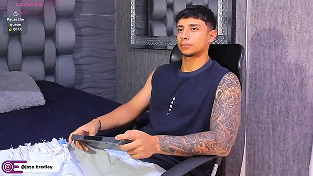 Snapshot of jaze_bradley chatting on October 8, 11:19 am jaze bradley online show from October 8, 11:19 am