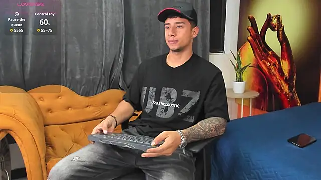 Snapshot of jaze_bradley chatting on October 10, 11:20 am jaze bradley online show from October 10, 11:20 am