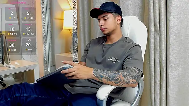 Snapshot of jaze_bradley chatting on October 11, 11:42 am jaze bradley online show from October 11, 11:42 am