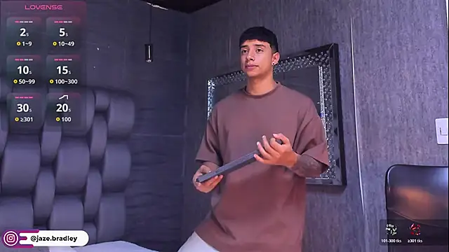 Snapshot of jaze_bradley chatting on October 21, 11:33 am jaze bradley online show from October 21, 11:33 am