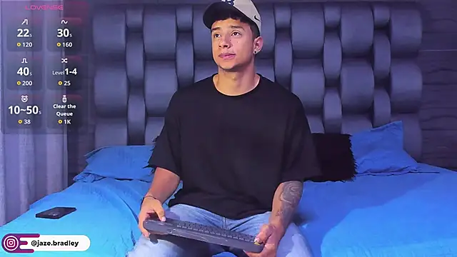 Snapshot of jaze_bradley chatting on November 6, 11:33 am jaze bradley online show from November 6, 11:33 am