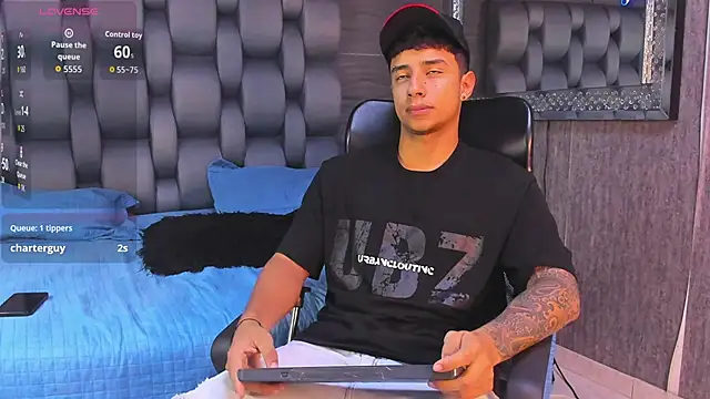 Snapshot of jaze_bradley chatting on November 7, 11:21 am jaze bradley online show from November 7, 11:21 am