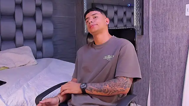 Snapshot of jaze_bradley chatting on November 12, 11:32 am jaze bradley online show from November 12, 11:32 am