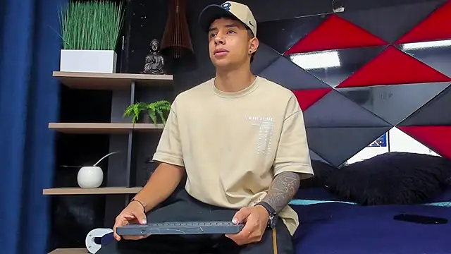 Snapshot of jaze_bradley chatting on November 24, 11:21 am jaze bradley online show from November 24, 11:21 am