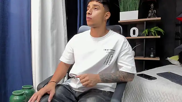 Snapshot of jaze_bradley chatting on December 1, 11:26 am jaze bradley online show from December 1, 11:26 am