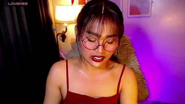 Snapshot of urmidnightcravingsxx chatting on June 11, 3:59 am urmidnightcravingsxx online show from June 11, 3:59 am