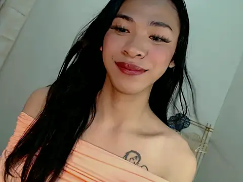 Snapshot of Annaloula chatting on November 21, 5:55 pm Annaloula online show from November 21, 5:55 pm