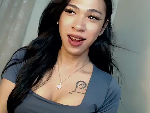 Snapshot of Annaloula chatting on January 12, 8:47 pm Annaloula online show from January 12, 8:47 pm