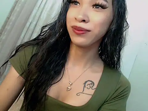 Snapshot of Annaloula chatting on January 14, 6:02 pm Annaloula online show from January 14, 6:02 pm