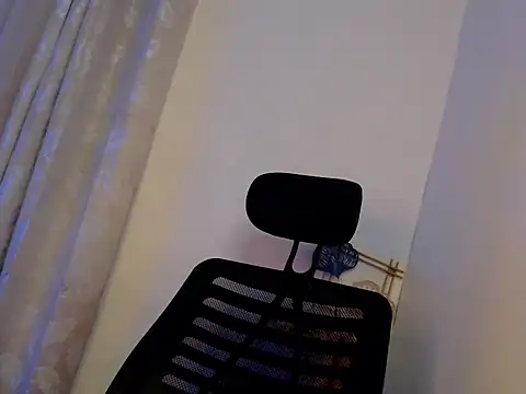 Snapshot of Annaloula chatting on January 15, 2:10 pm Annaloula online show from January 15, 2:10 pm