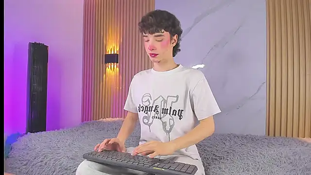 Snapshot of austin_rouse chatting on September 24, 7:50 pm austin rouse online show from September 24, 7:50 pm