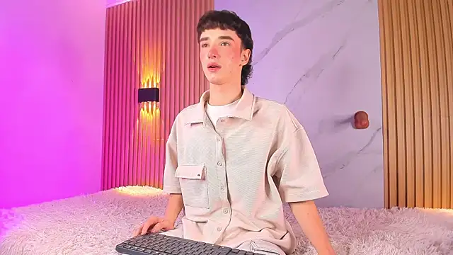 Snapshot of austin_rouse chatting on October 16, 6:53 pm austin rouse online show from October 16, 6:53 pm