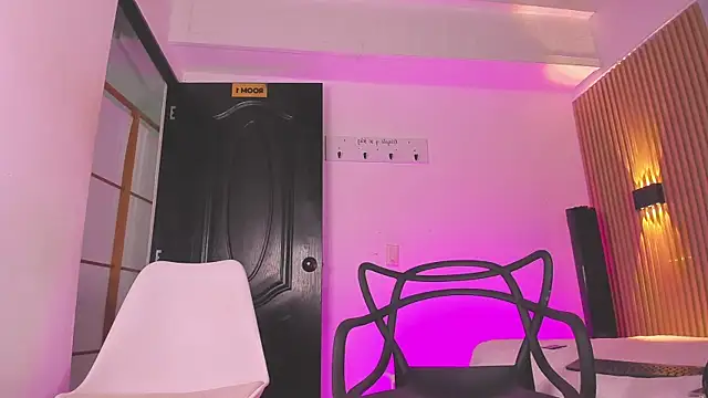 Snapshot of austin_rouse chatting on November 9, 7:23 pm austin rouse online show from November 9, 7:23 pm