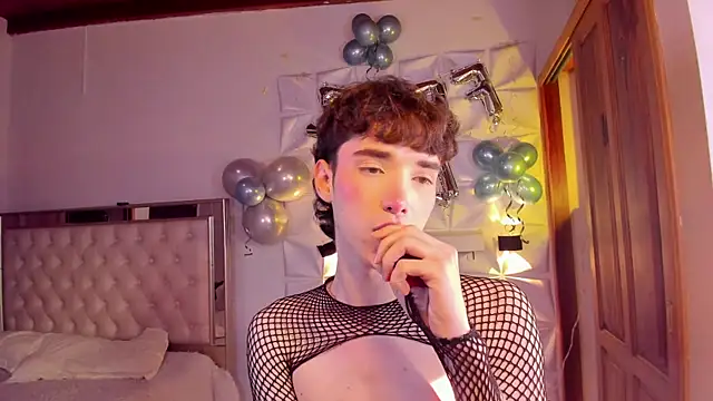 Snapshot of austin_rouse chatting on January 16, 9:41 pm austin rouse online show from January 16, 9:41 pm