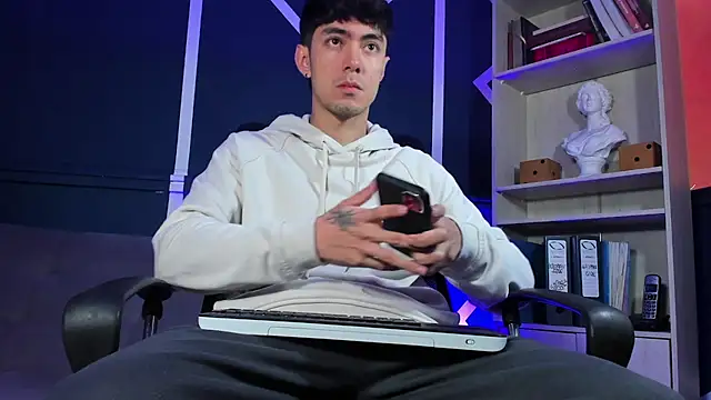 etham wolf  online show from September 19, 12:50 pm