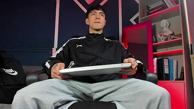 etham wolf  online show from November 24, 2:06 pm