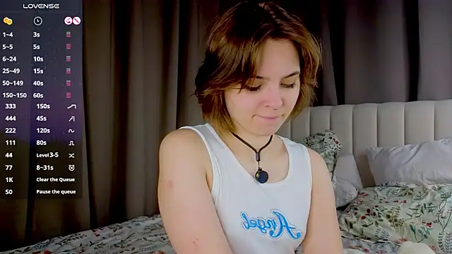 PolIyBowman online show from October 12, 3:11 pm