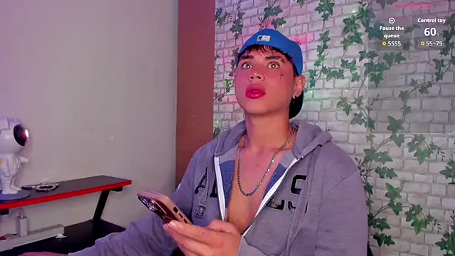 Snapshot of Jostin18 chatting on October 20, 1:00 pm Jostin18 online show from October 20, 1:00 pm