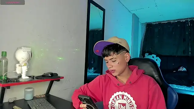 Jostin18 online show from April 14, 7:53 pm