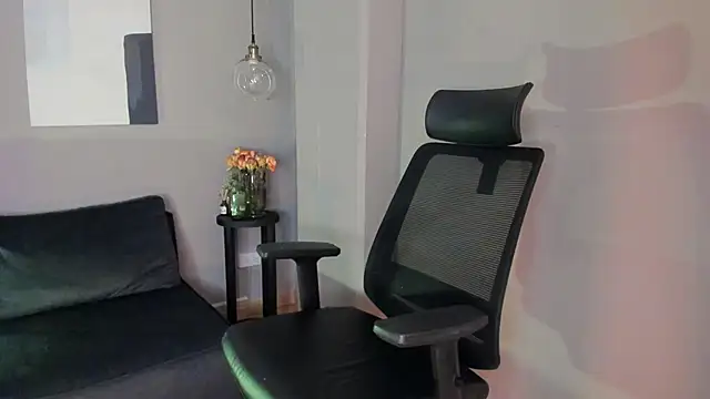 Snapshot of emily_mars1 chatting on October 4, 8:18 pm emily mars1 online show from October 4, 8:18 pm