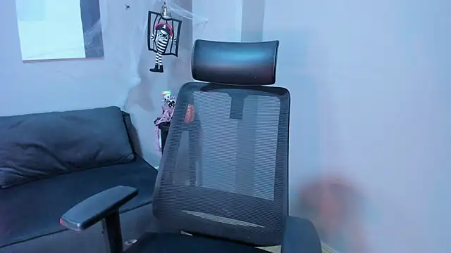 Snapshot of emily_mars1 chatting on October 16, 7:48 pm emily mars1 online show from October 16, 7:48 pm