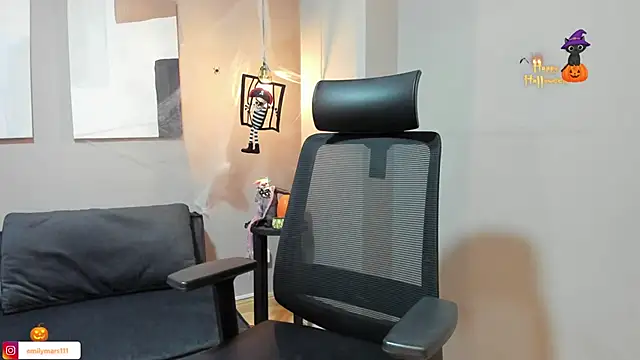Snapshot of emily_mars1 chatting on October 18, 12:50 pm emily mars1 online show from October 18, 12:50 pm