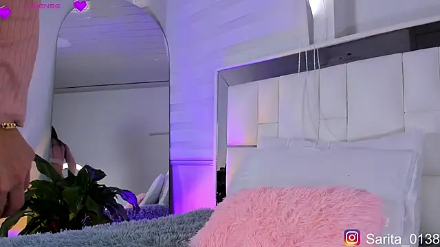 Snapshot of sara_goddess01 chatting on September 16, 6:09 pm sara goddess01 online show from September 16, 6:09 pm