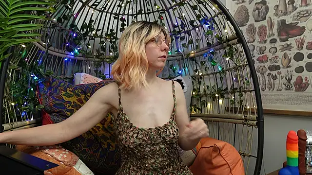 bendingofwillow online show from November 17, 10:15 pm