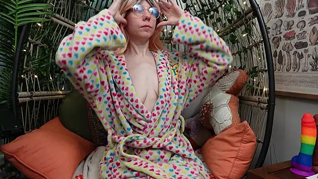 bendingofwillow online show from December 14, 1:16 pm