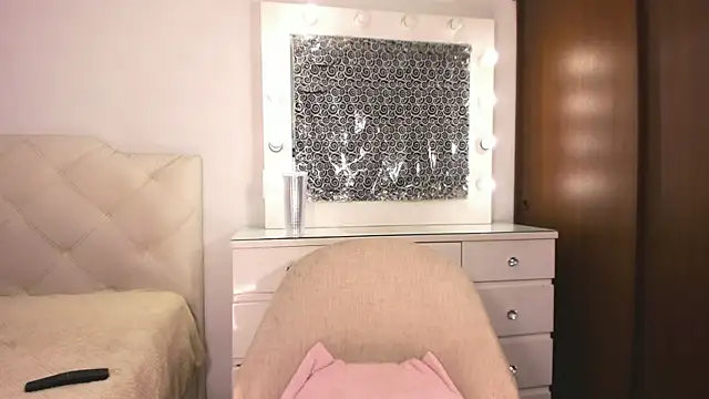 lina quinn online show from November 4, 2:54 am